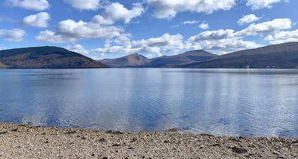 Seaview location in Inverarary, historic cottage within walking distance of town centre, sleeps 4