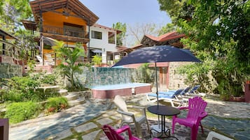 Exclusive Villa | Minibar, iron/ironing board, free WiFi, bed sheets