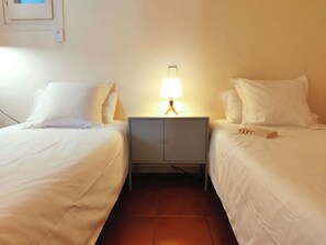 Unclassified image, 3 of 26, button