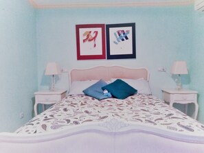 3 habitaciones, tabla de planchar con plancha, wifi y ropa de cama 