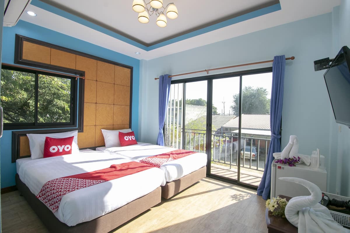 Superior Twin Room | Minibar, free WiFi, bed sheets