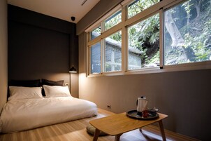 Elite Room, 1 Double Bed, Non Smoking, Mountain View | Egyptian cotton sheets, premium bedding, minibar, desk