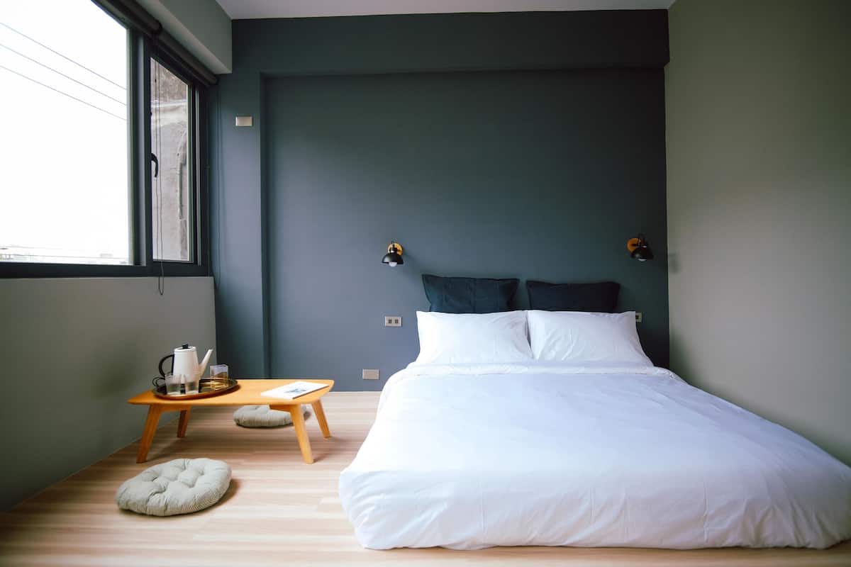 Draps en coton égyptien, literie de qualité supérieure, minibar, bureau
