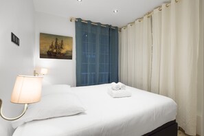 2 bedrooms, free WiFi, bed sheets - La Cordée - Two Bedroom Apartment, Sleeps 6 (Saint-Malo)