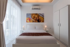3 bedrooms, in-room safe, desk, iron/ironing board - Kamala Contemporary 3 Bedrooms Pool Villa (Kamala)