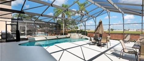 Piscine extérieure, piscine chauffée