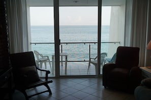 Interior - BEACHFRONT condo (2B/2B) with a 20% Discount for stays longer than 28 days!! (Marina Mazatlán)
