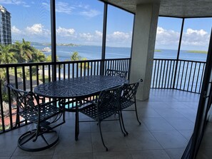 Outdoor dining - PRIVATE BEACH @ Sanibel Harbour Resort Condo 511 - Corner Unit w/ Sunset views (Fort Myers)