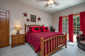5 slaapkamers, een strijkplank/strijkijzer, reisbedje, gratis wifi