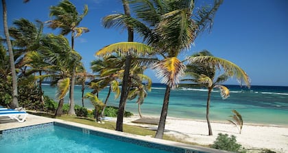 SEA SEA SEA Beachfront HomeAway from Home in Tranquil Community of Rum Point