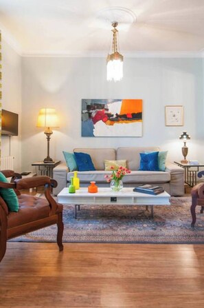 Smart TV, books, offices