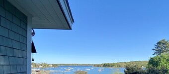 Contemporary Cottage With Spectacular Ocean Views And Access