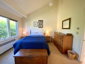 2 Schlafzimmer, Schreibtisch, Bügeleisen/Bügelbrett, WLAN