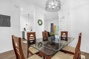 Dining - Bahama Bay, Davenport, Florida Oversize 2 Br condo (Davenport)