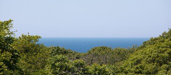 Modern beach house - Walking distance to Philbin Beach