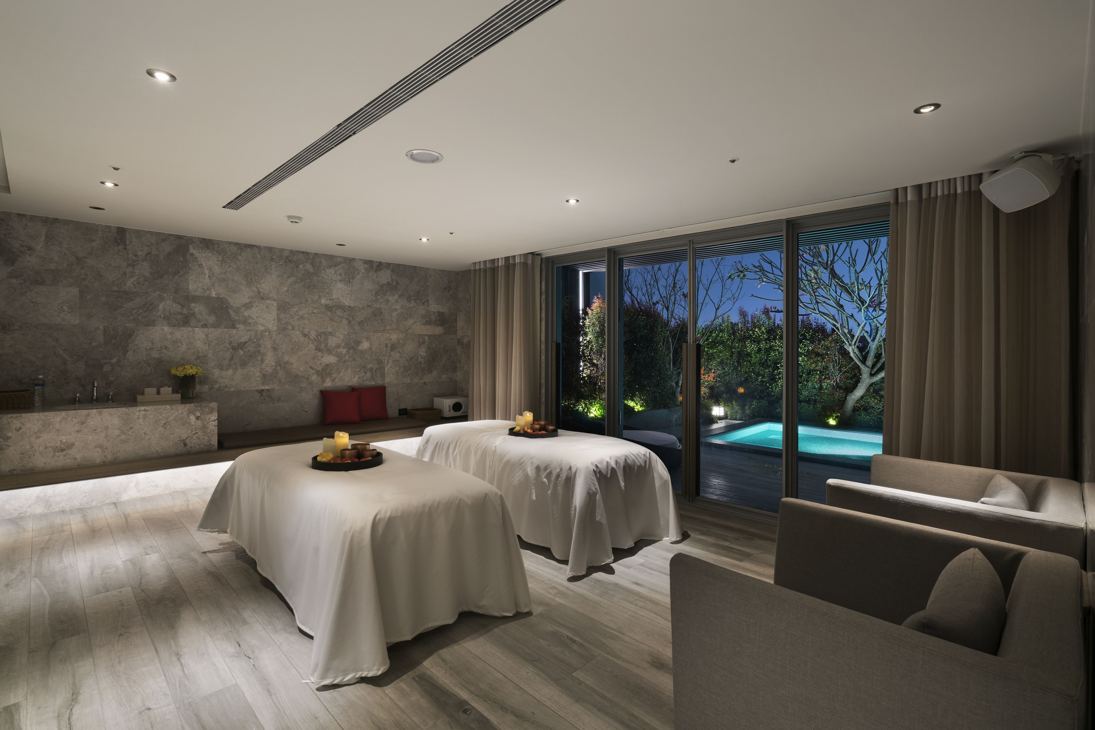 couples treatment room(s)