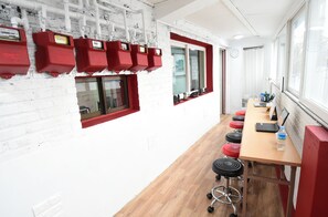 In-room safe, blackout drapes, soundproofing, iron/ironing board - Photo Park Guesthouse (Seoul)