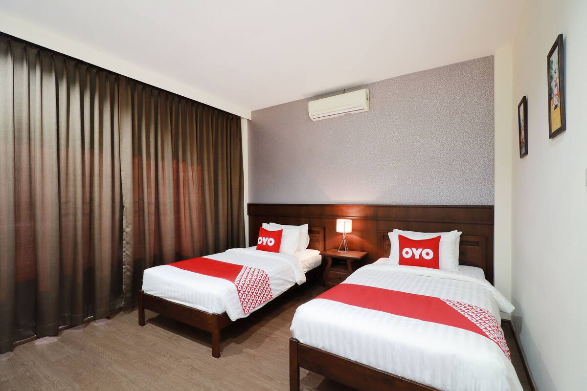Habitación superior con 2 camas individuales | Minibar, escritorio, wifi gratis y ropa de cama