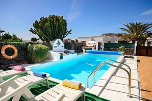 Pool - Beautiful Villa with Pool, Terrace, Wi-Fi and Garden (Playa Blanca)