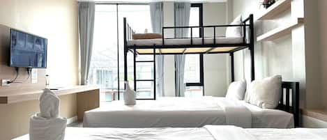 Chambre Familiale | Rideaux occultants, chambres insonorisées, Wi-Fi gratuit, draps fournis