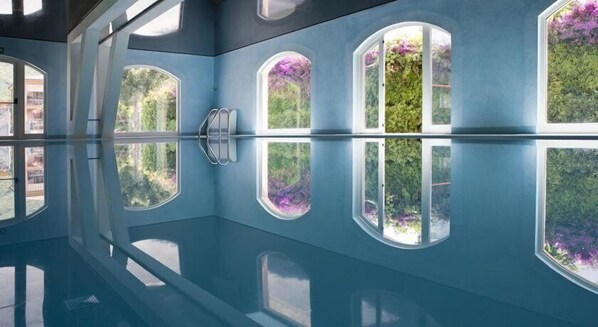 Piscine couverte, piscine extérieure (ouverte en saison)