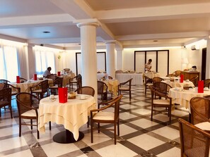 Desayuno buffet incluido todos los días