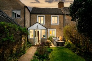 Deluxe Cottage, Private Bathroom | Exterior - Woodbine Cottage (Cheltenham)