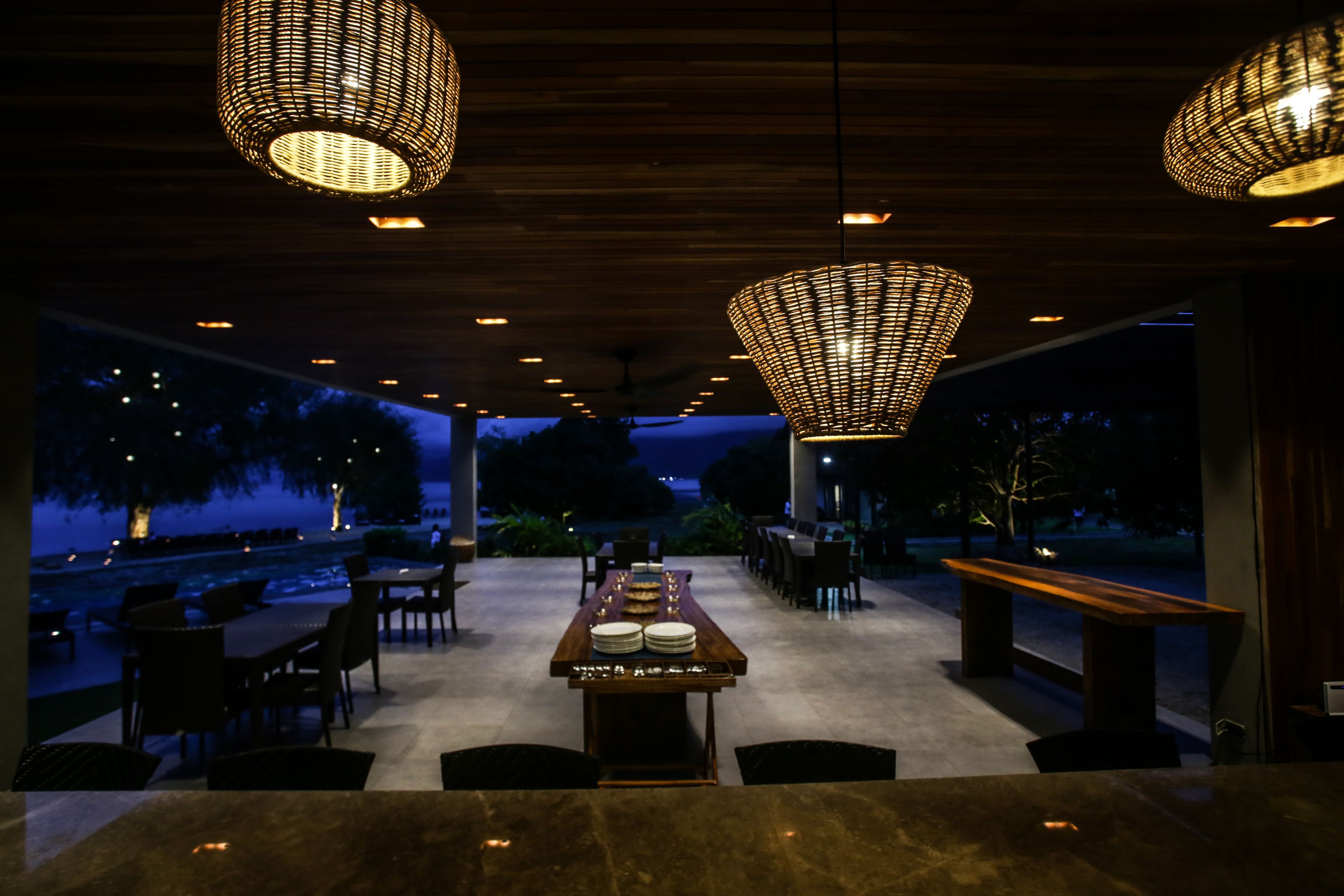 2 restaurants, breakfast, lunch served; local and international cuisine