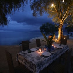 2 restaurants, breakfast, lunch served; local and international cuisine