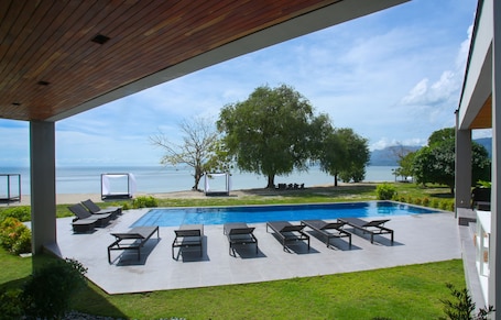 3 piscinas al aire libre