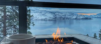 The Blue Horizon Suite - 1Bedroom 1 Bathroom with amazing lake and mountain view