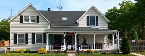 Thousand Islands FUN -easy 5-8 minutes walk to all