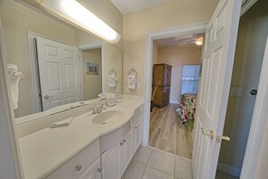 Combined shower/tub, towels, soap, toilet paper