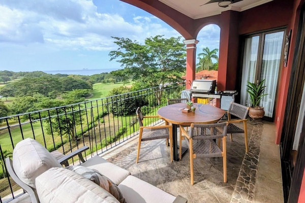 Balcony with great ocean views!