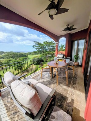 Outdoor dining - Luxury Oceanview Penthouse -
Private Beach Club Access -
Reserva Conchal (Brasilito)