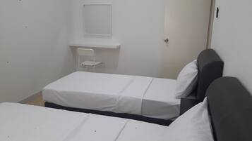 Premium bedding, desk, soundproofing, free WiFi