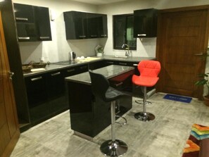 Private kitchen - River View Residency Hotel - Hostel (Rawalpindi)