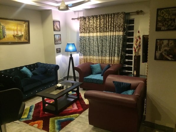 Living room - River View Residency Hotel - Hostel (Rawalpindi)