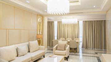 Svit Business | Vardagsrum | 85-centimeters plasma-tv med kabelkanaler och tv