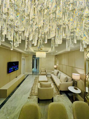 Luxury Suite, 1 Bedroom | 1 bedroom, premium bedding, minibar, in-room safe - Ganjali Plaza Hotel (Baku)