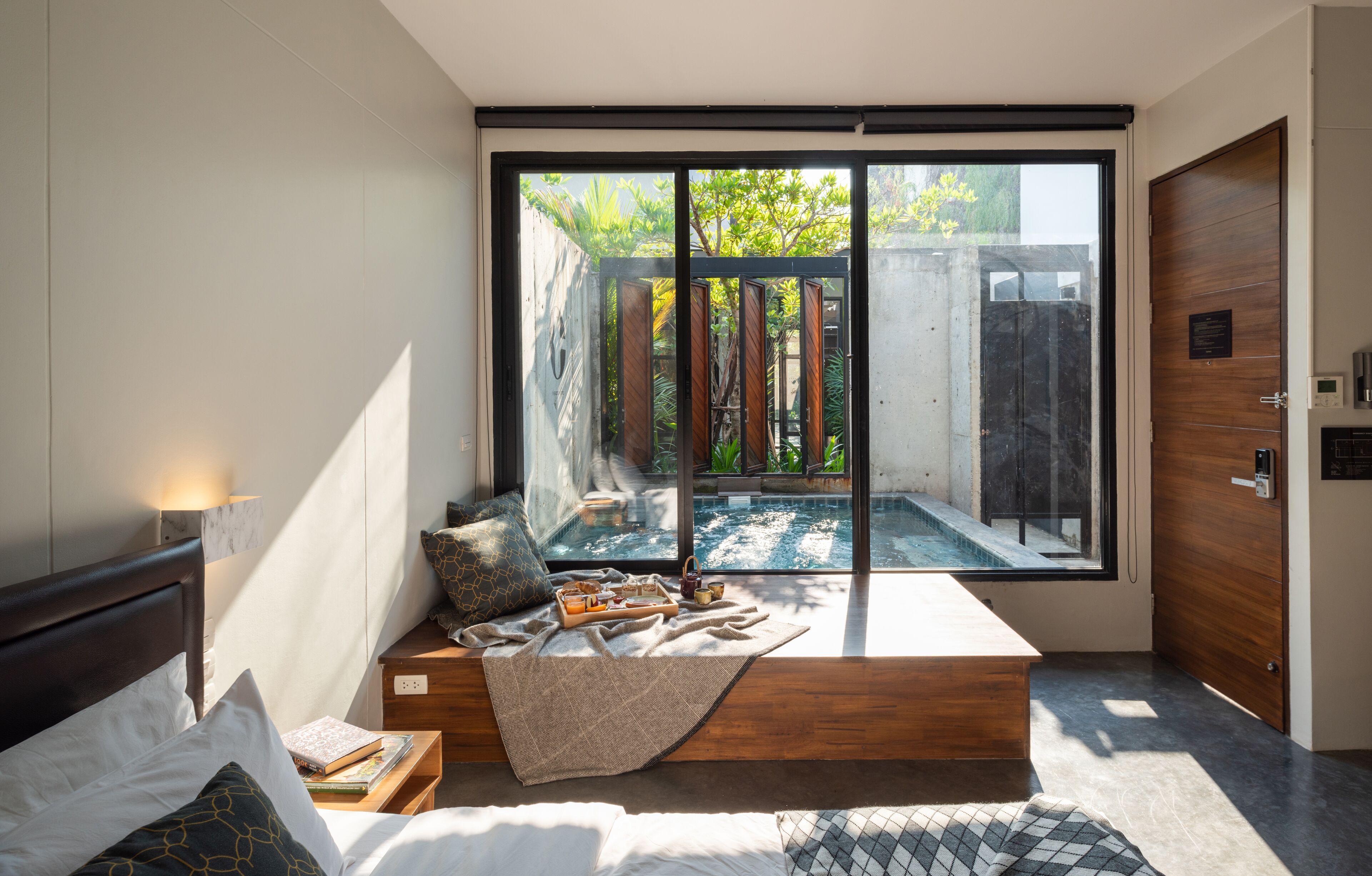Pool Junior Suite | Minibar, in-room safe, blackout curtains, free WiFi