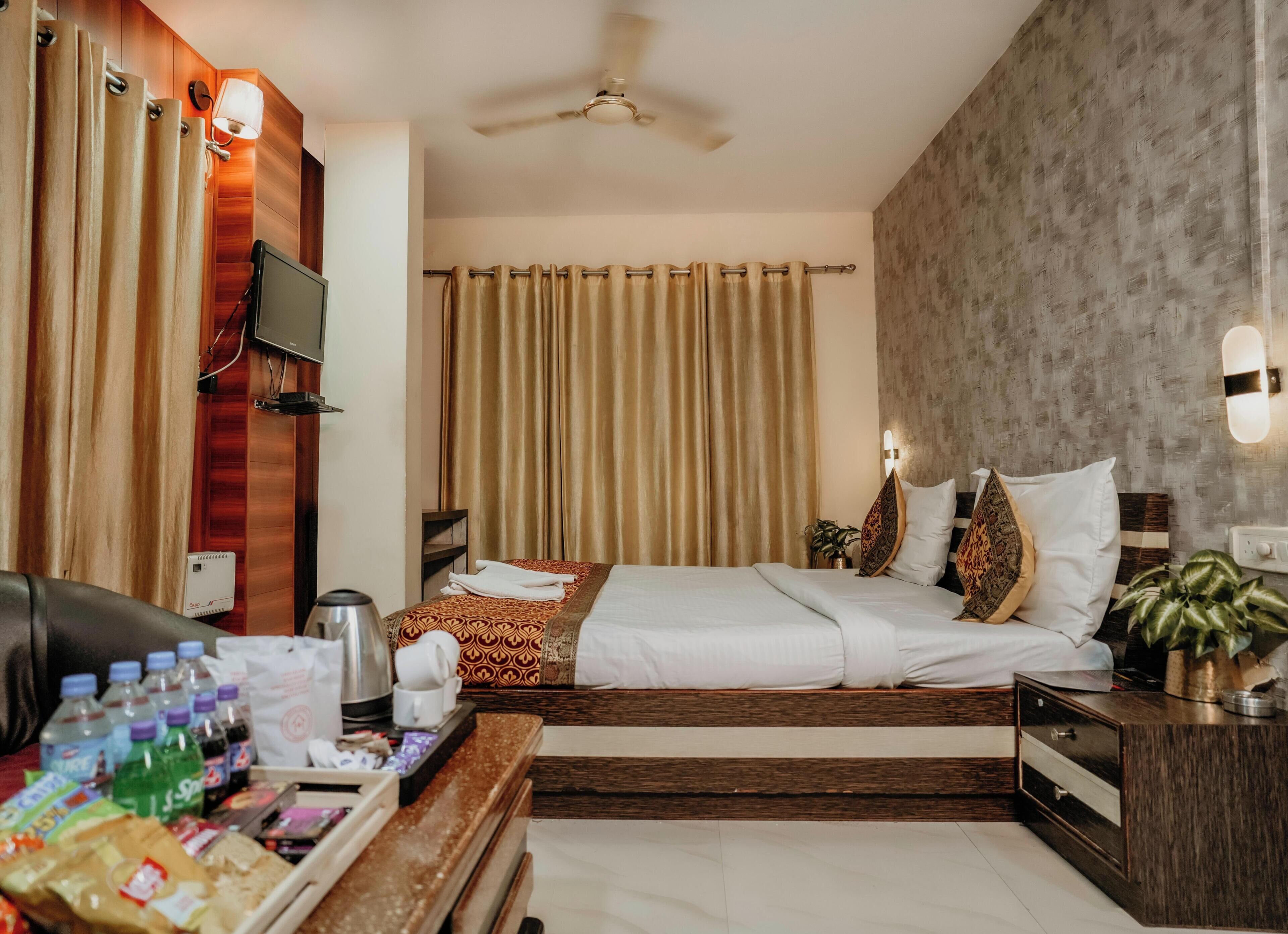2 bedrooms, premium bedding, in-room safe, individually decorated