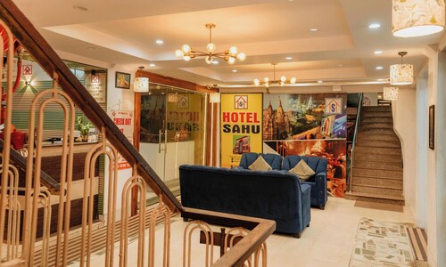 Hotel Sahu Near Kashi Vishwanath Temple Gate