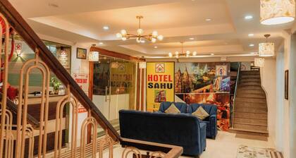 Hotel Sahu Near Kashi Vishwanath Temple Gate