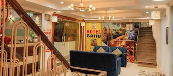 Hotel Sahu Near Kashi Vishwanath Temple Gate