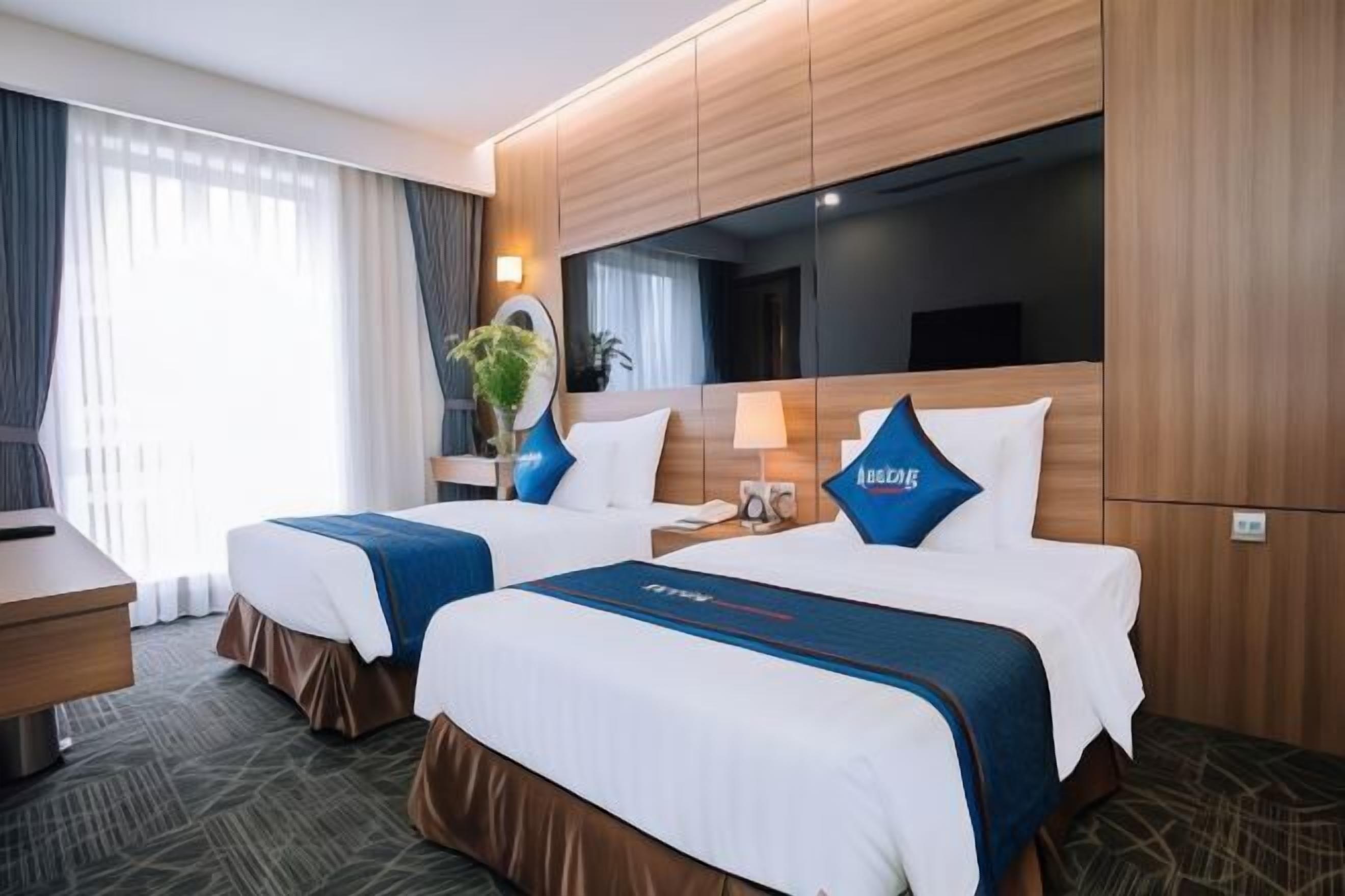 Premium bedding, minibar, in-room safe, desk