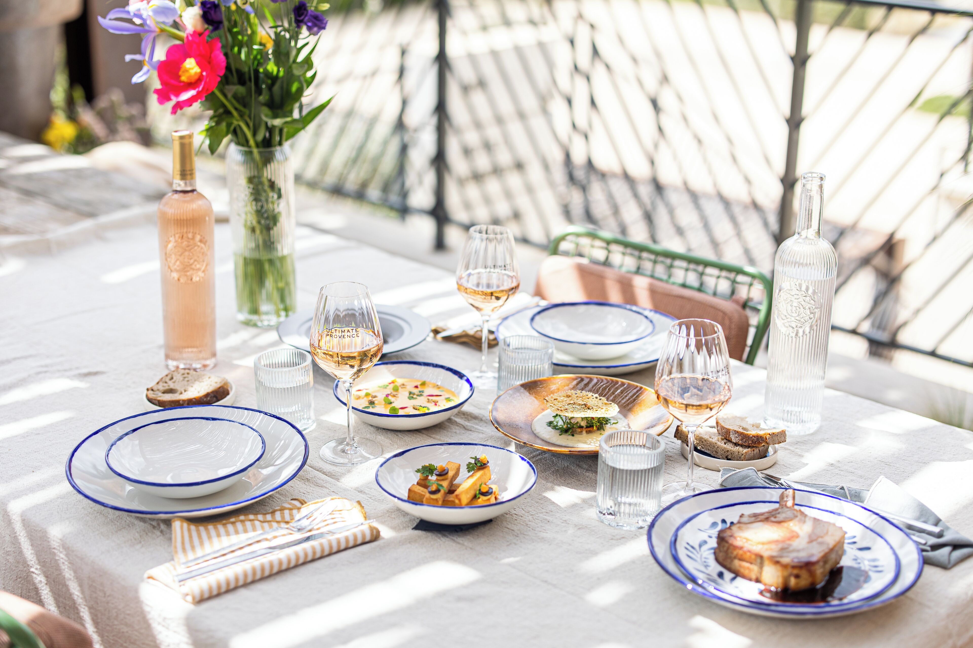 breakfast, lunch and dinner served