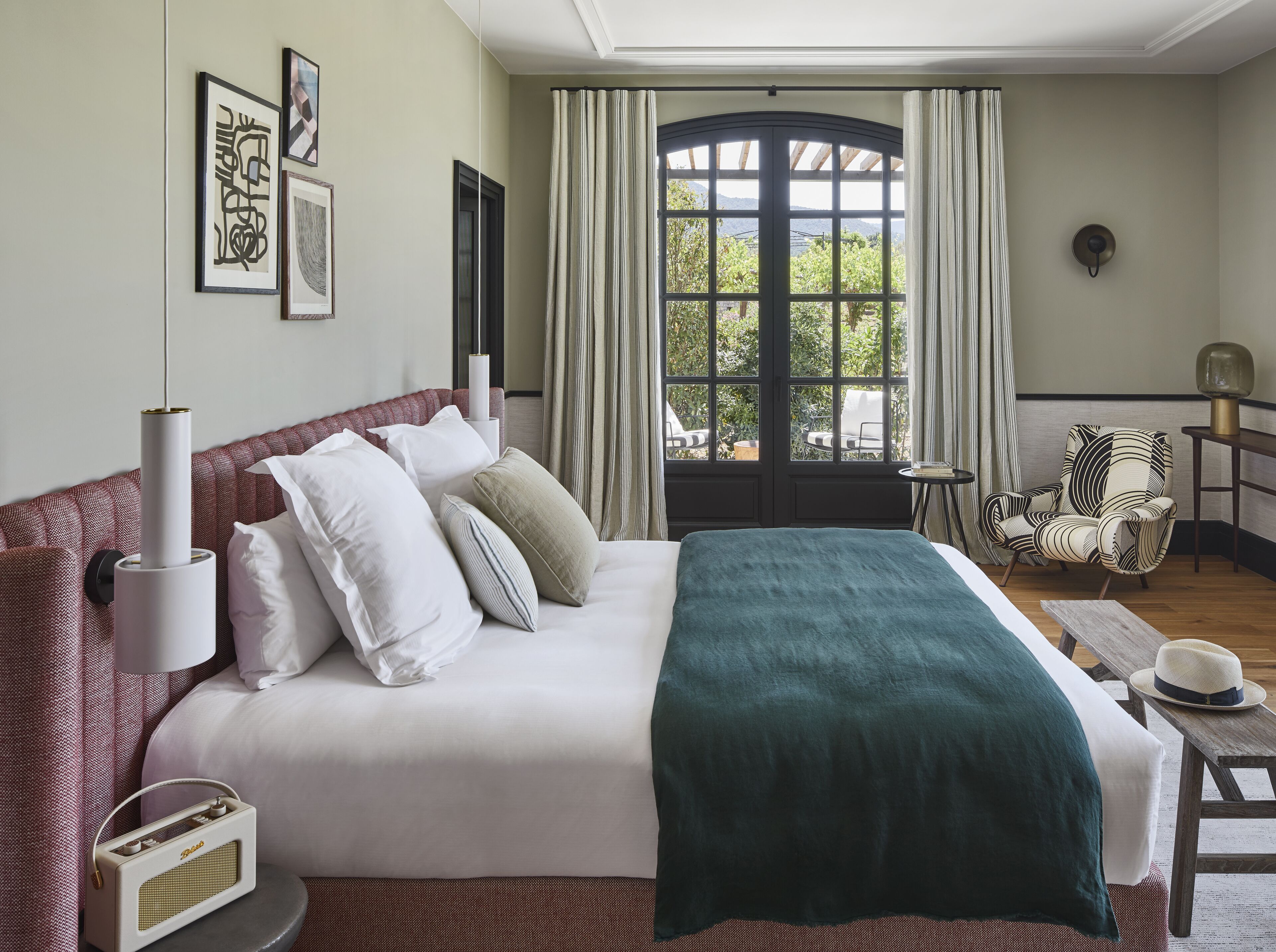 superior double room | premium bedding, minibar, in-room safe, desk