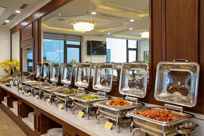 Tägliches Frühstücksbuffet gegen Gebühr