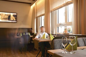 Dagelijks ontbijtbuffet (EUR 10 per persoon)